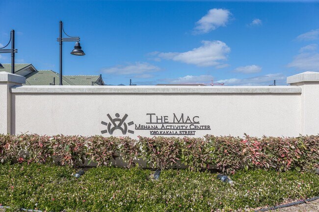 Building Photo - Stunning 3-bedroom and 2.5 Bath - Located ...