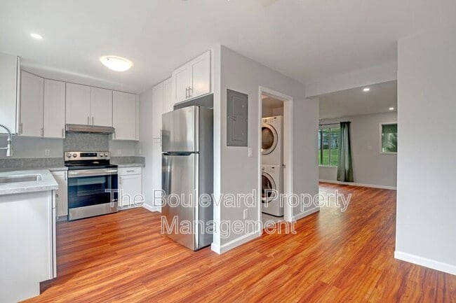 Primary Photo - 995 Awaawaanoa Pl