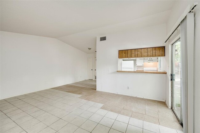 Building Photo - 5208 Bogey Ct