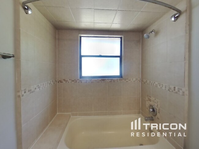 Building Photo - 2608 Bottomridge Dr