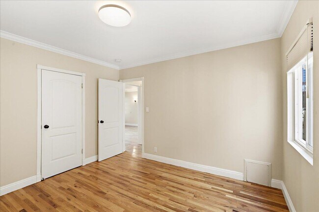 Building Photo - 11719 Mayfield Ave