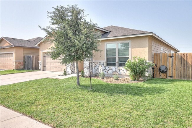 Building Photo - 7618 Quartz Dr