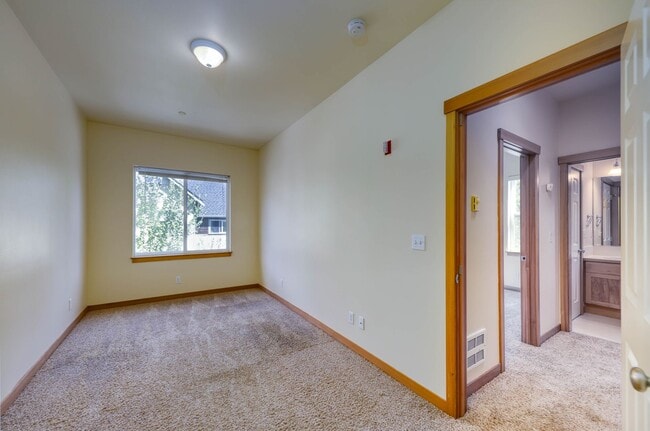 Building Photo - 101 Sadie Ln NW