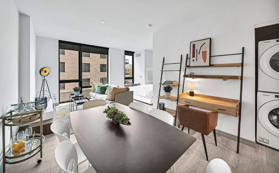 Building Photo - 2141 N Elston Ave