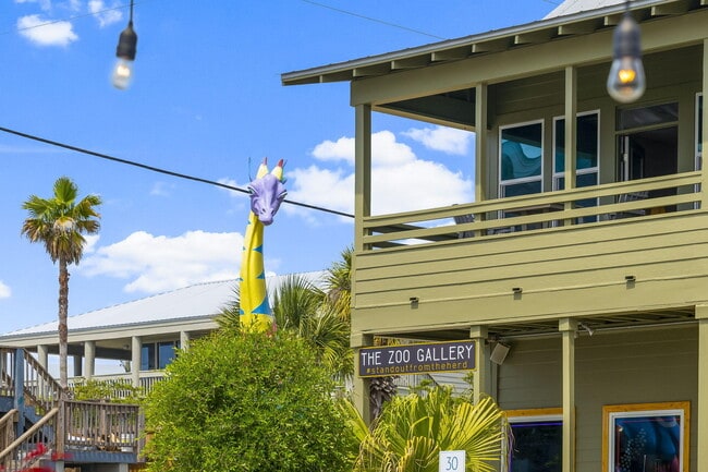 Building Photo - 1732 W County Hwy 30A