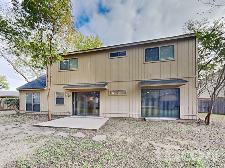 Building Photo - 2637 Bennington Ct