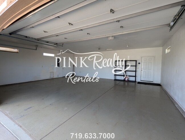Building Photo - 1325 N Challenger Pl