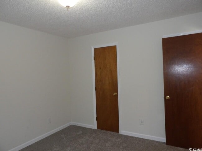 Building Photo - 1095 Plantation Dr