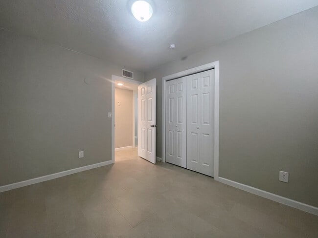 Building Photo - 2330 N Los Altos Ave