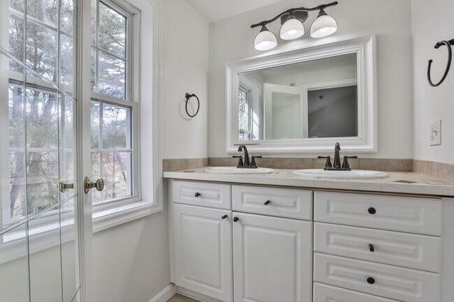 Building Photo - 92 Barrington Ave