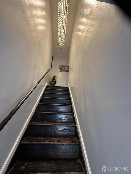 Building Photo - 31 Beverly St