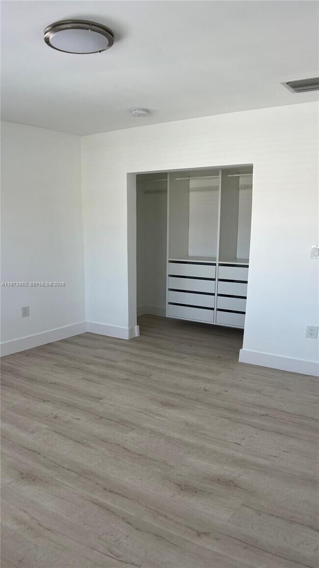 Building Photo - 2800 SW 25th St