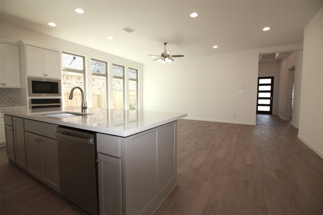 Building Photo - 16750 Yaklin Meadow Ct