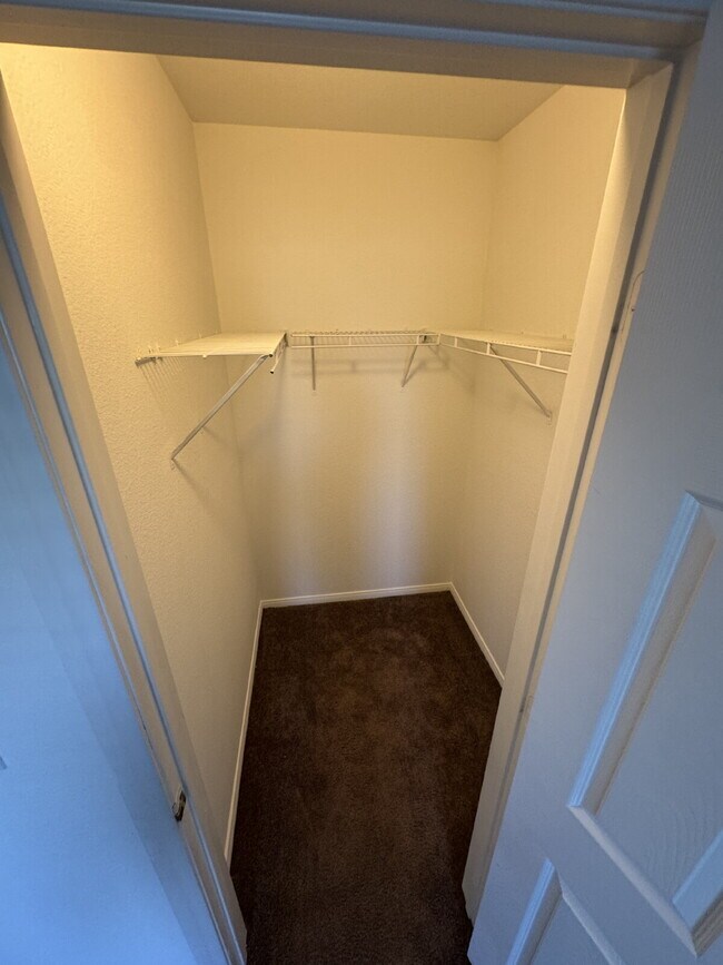 Building Photo - 2 Bed, 2 Bath Condo