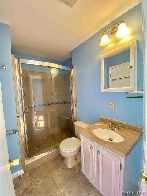 Building Photo - 10 Greenhouse Ln