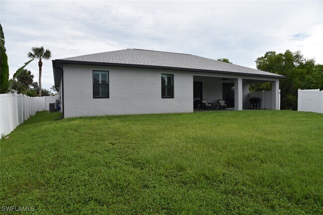 Building Photo - 4666 Villa Capri Ln