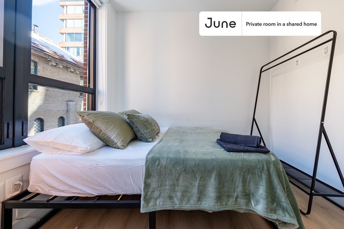 Building Photo - Room in Shared 4 bed/2 bath home in Dupont Circle