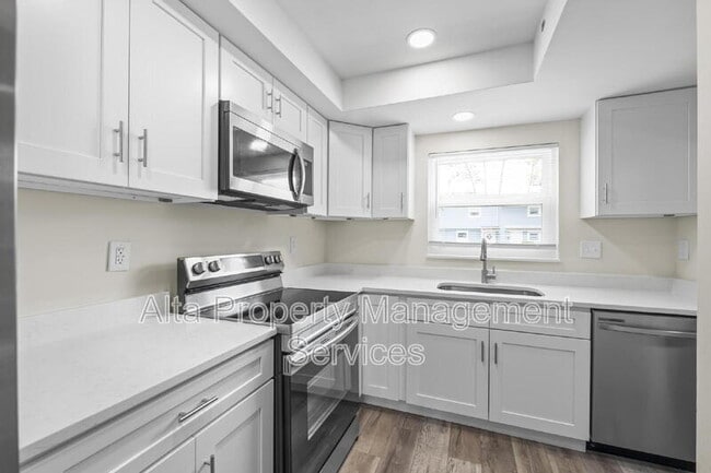 Building Photo - 11359 Bedford Oaks Dr