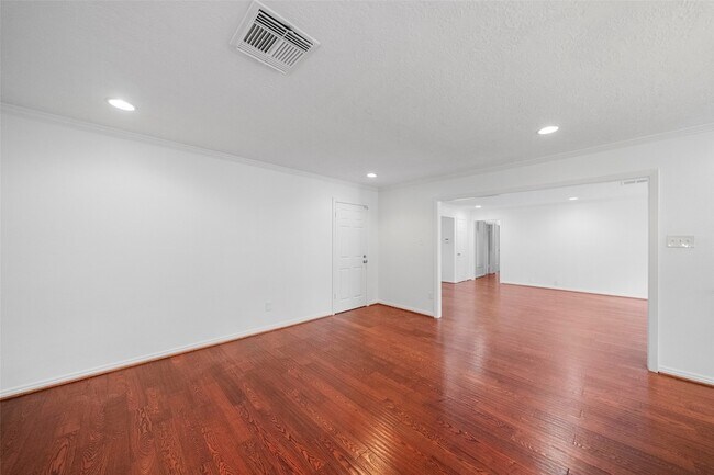 Building Photo - 2226 Droxford Dr