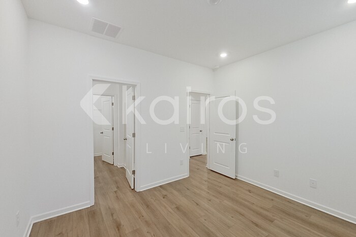 Building Photo - 122 Silver Maple Cir