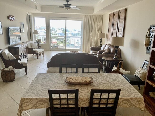 Building Photo - 725 Gulf Shore Dr