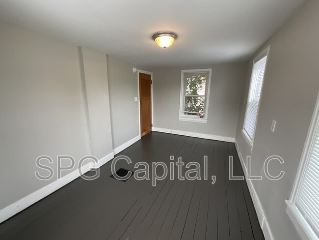 Building Photo - 138 E South St