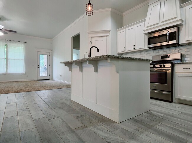 Building Photo - 2400 Frisco Way