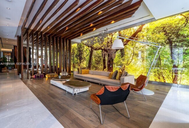 Building Photo - 1010 Brickell Ave