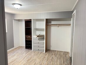 Building Photo - 4 Bedroom, 2 Bathroom Trailer House For Rent In Burley, ID