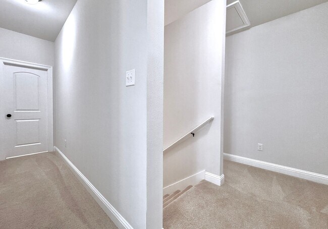 Building Photo - Modern 3BR/2.5BA Home Near LSU - Double Ga...