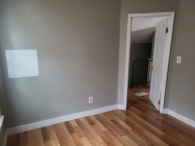 Building Photo - 2 bed 2 bath with bonus areas!  LEASING SPECIAL - MOVE IN BY 5/31/2026 AND RECEIVE 2ND MONTH OF R...