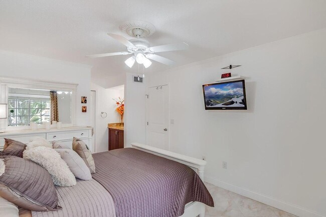 Building Photo - 1715 Village Blvd