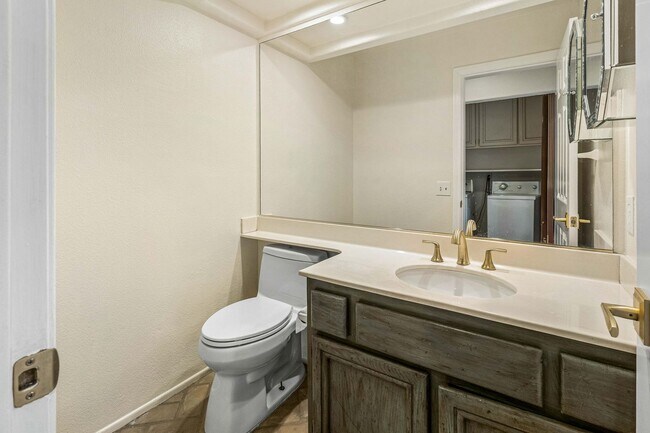 Building Photo - Stunning Home for Rent in Tierra Mesa, Sorrento Valley