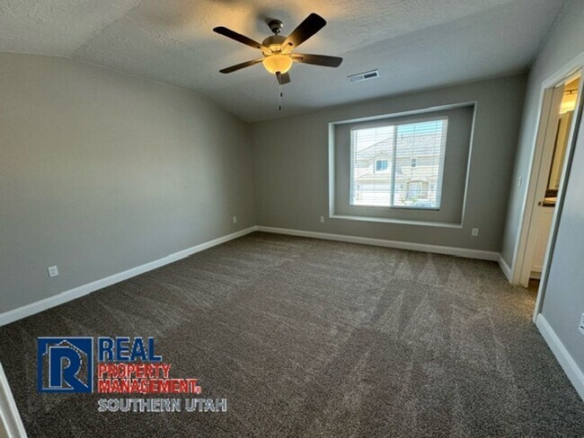 Building Photo - River Trail Townhome