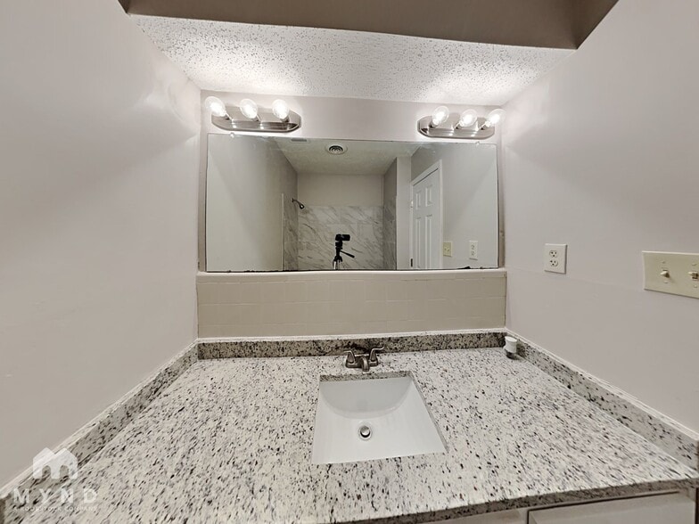 Building Photo - 7002 Timber Rise Cove