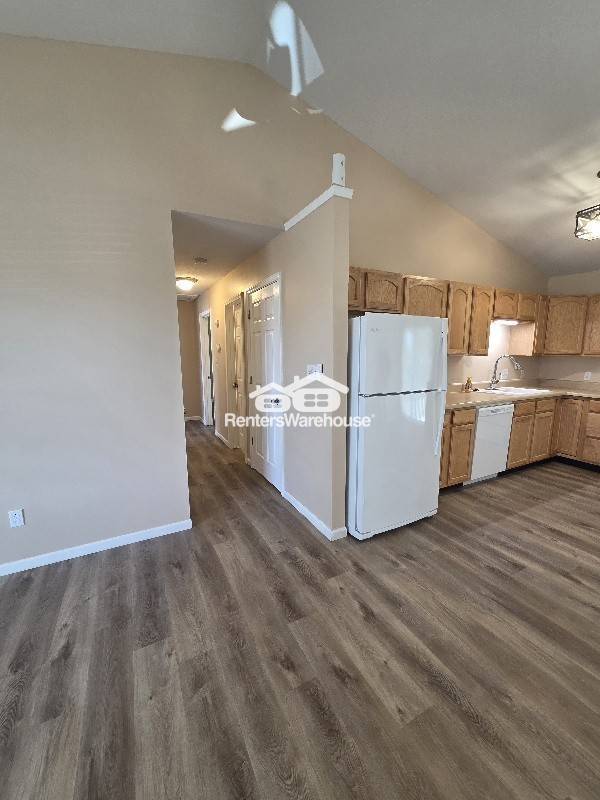 Building Photo - 2 Spring Hill Cir