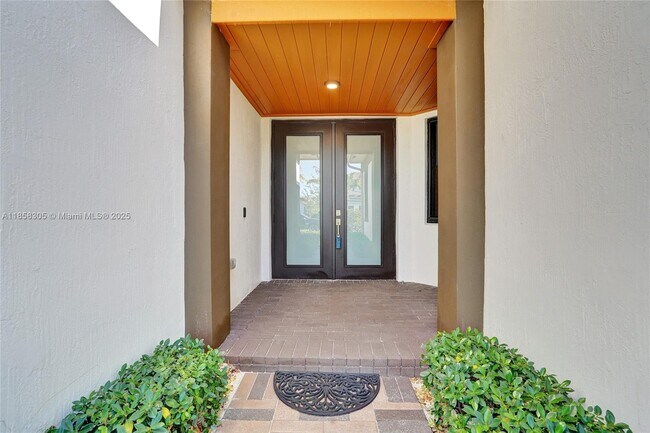 Building Photo - 10590 Mira Vista Dr
