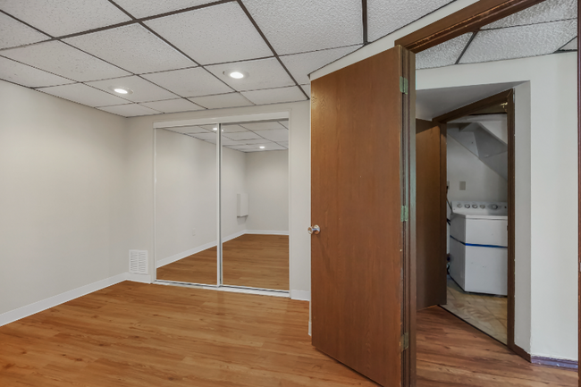 Building Photo - 4421 Sterling Ave