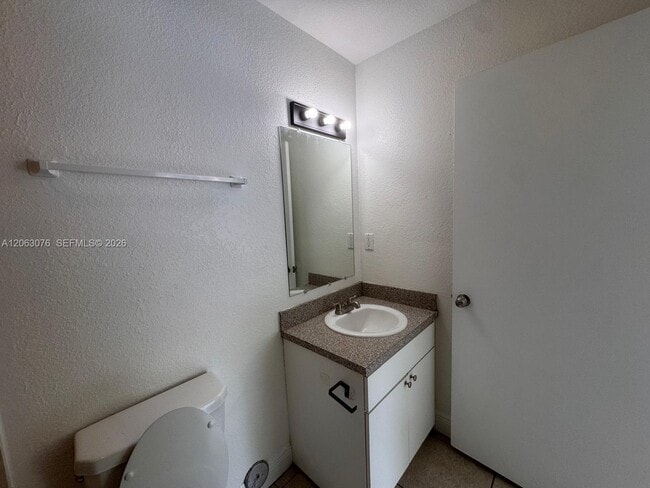 Building Photo - 3342 NW 9th Ave