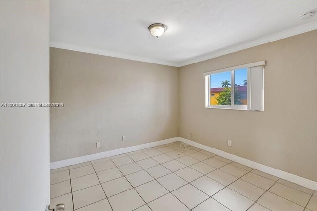 Building Photo - 898 NW 45th Ave