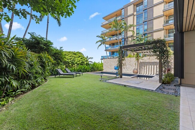 Building Photo - Park Lane 5305 - 3BR w/Swimming Pool and Yard!