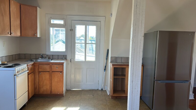 Building Photo - 503 Hanover St