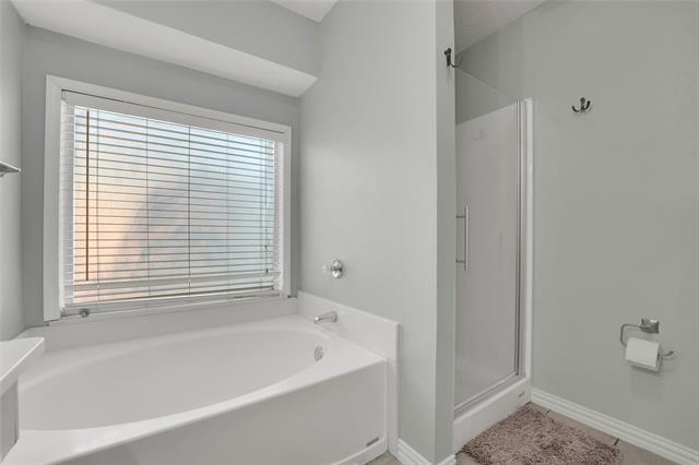 Building Photo - 2832 Claremont Dr