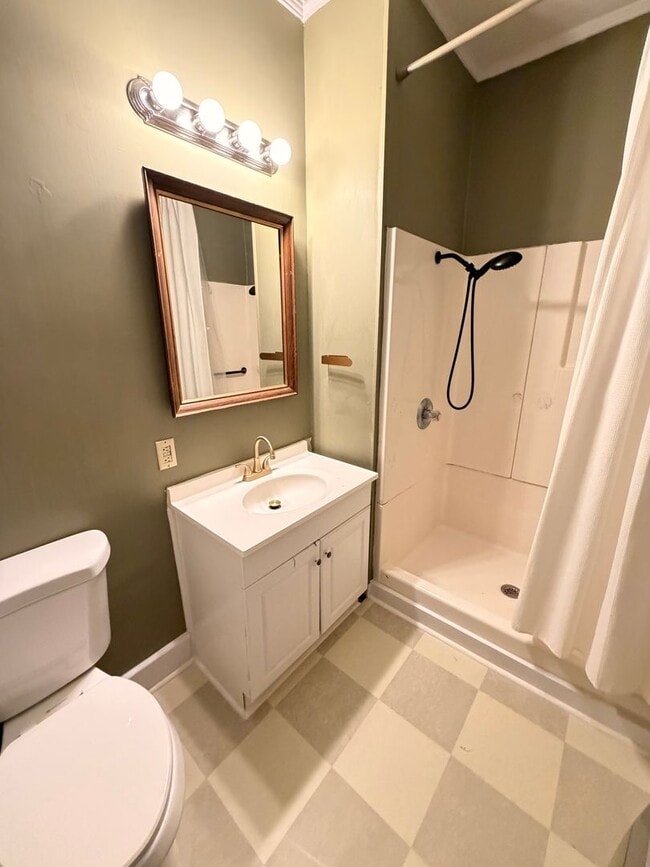 Building Photo - 3/1 House in Celanese $1,495