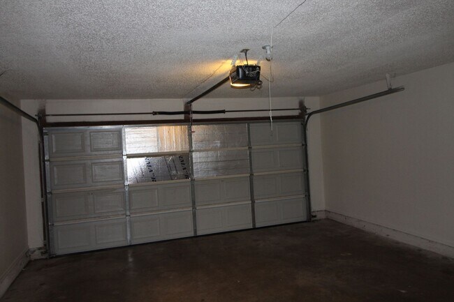 Building Photo - 1712 Jennifer Cir