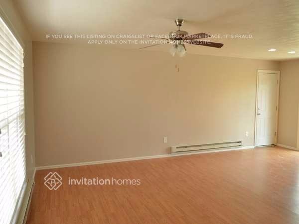 Building Photo - 11156 Forest Ave