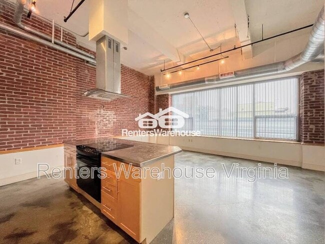 Building Photo - 500 Granby St