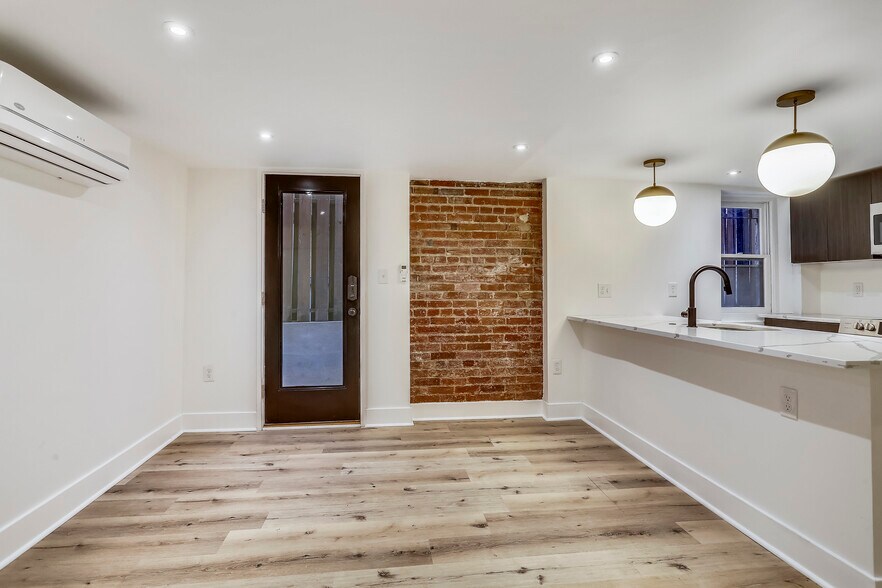 Building Photo - 1855 Mintwood Pl NW