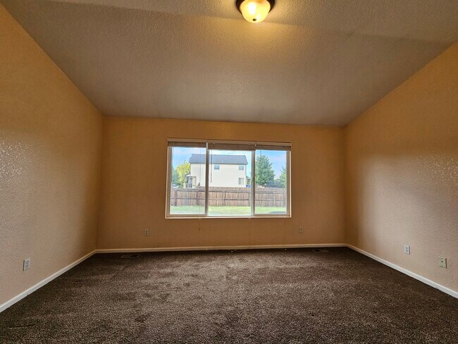 Building Photo - 5723 Prairie Cir