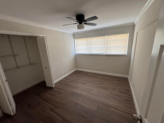 Building Photo - 349 NE 31st St